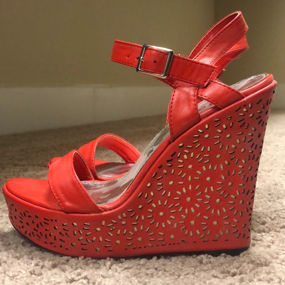 Red Wedges